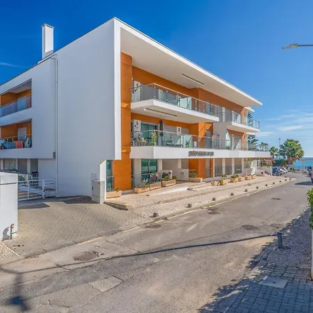 Daire Bright 2br With Pool Near By Lovelystay *