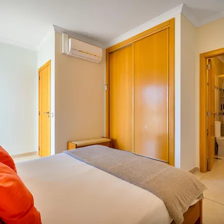 Bright 2br With Pool Near By Lovelystay アパート