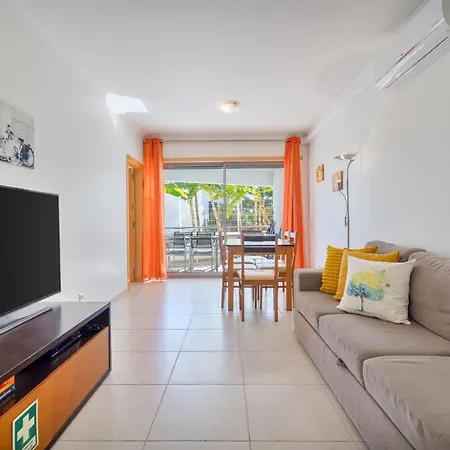 Bright 2br With Pool Near By Lovelystay アパート アルブフェイラ