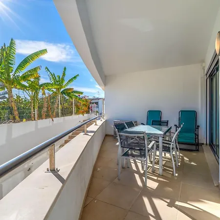 Bright 2br With Pool Near By Lovelystay アルブフェイラ