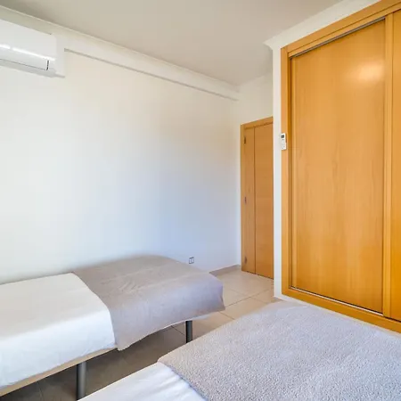 Bright 2br With Pool Near By Lovelystay アパート *