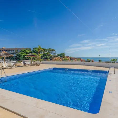 Bright 2br With Pool Near By Lovelystay * アルブフェイラ